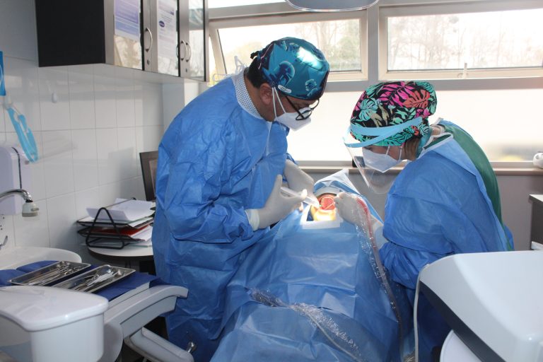 Salud Machalí realiza cirugías de terceros molares para reducir costos y tiempos de espera